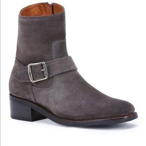 Suede Hannah Engineer Frye Boots in Smoke